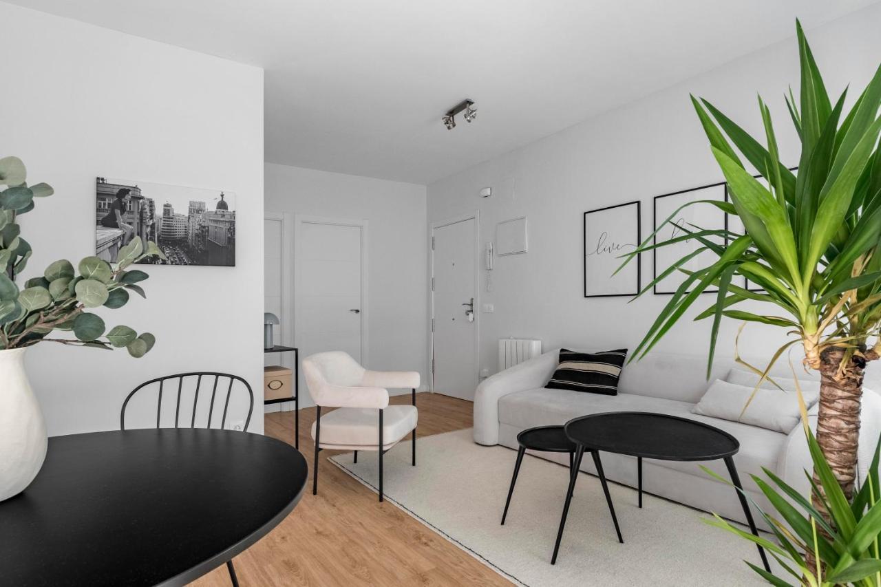 Cozy 2 Bedroom Apartment With Patio Madri Exterior foto