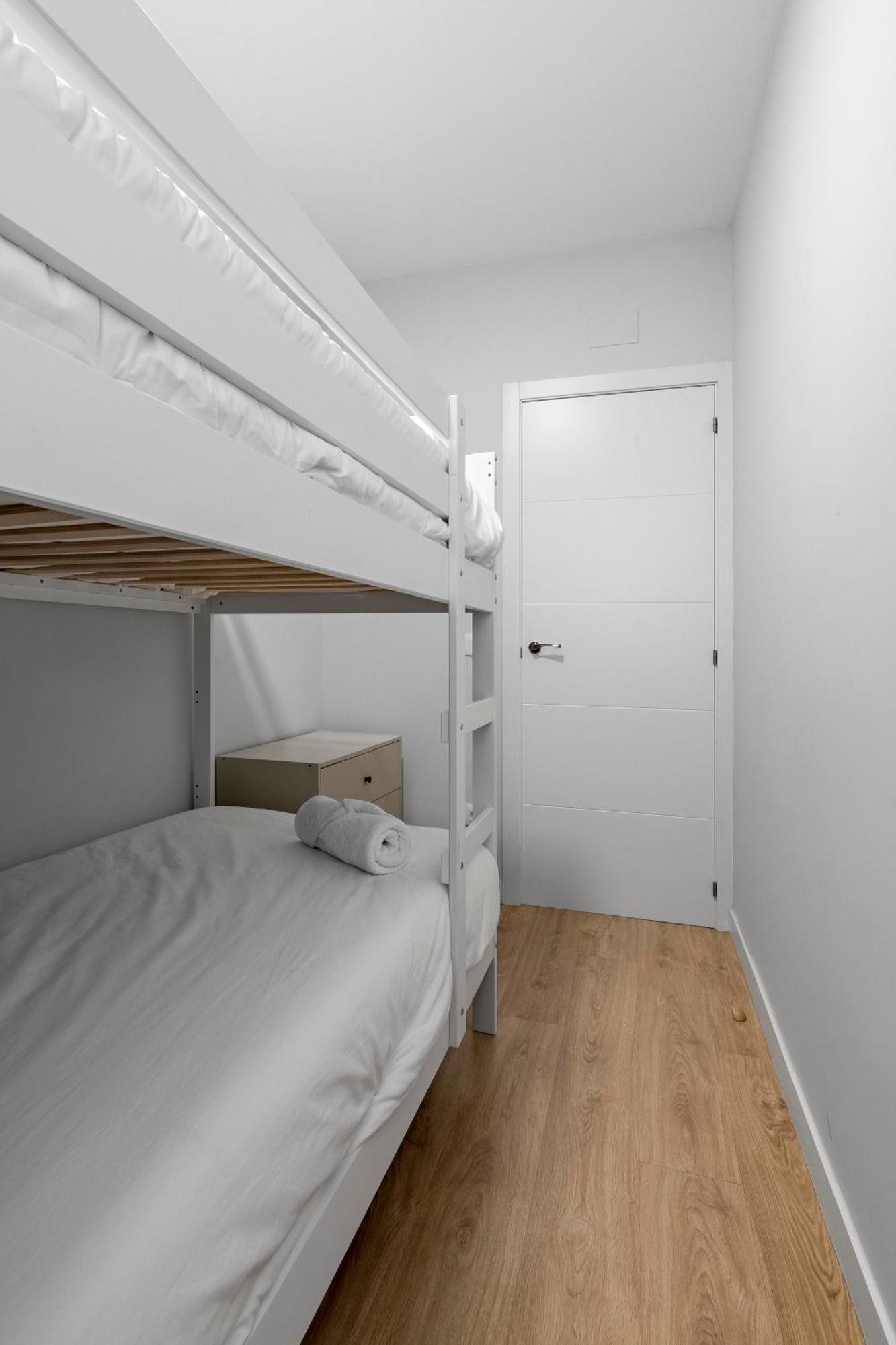 Cozy 2 Bedroom Apartment With Patio Madri Exterior foto